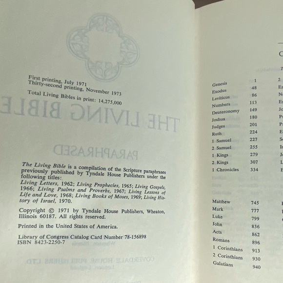 The Living Bible Paraphrased Tyndale House Publishers 1973 Hardcover Green - Picture 2 of 5